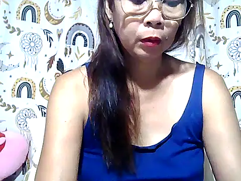 Snapshot of urwife_tobe chatting on 5, 5, 2026 urwife tobe online show from 5, 5, 2026