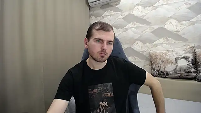 Snapshot of SerzhKorol1 chatting on 23, 12, 2025 SerzhKorol1 online show from 23, 12, 2025