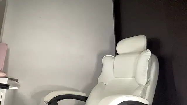 Snapshot of baby_natalie chatting on 16, 1, 2025 baby natalie online show from 16, 1, 2025