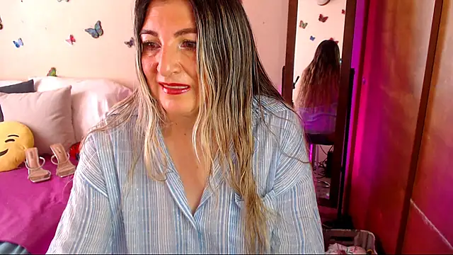 Jolie-Mature online show from 23, 3, 2026