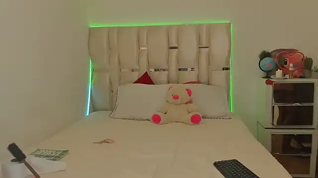 Snapshot of viioolleettaa chatting on 22, 12, 2024 viioolleettaa online show from 22, 12, 2024