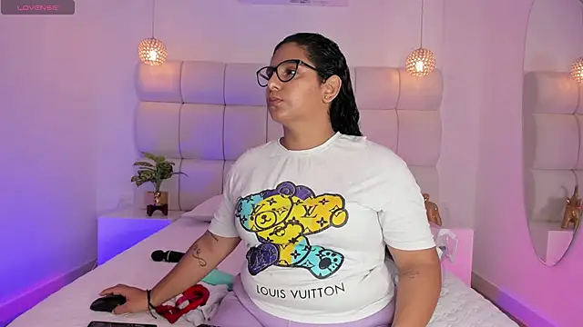 DanielleEvans  online show from 23, 10, 2025