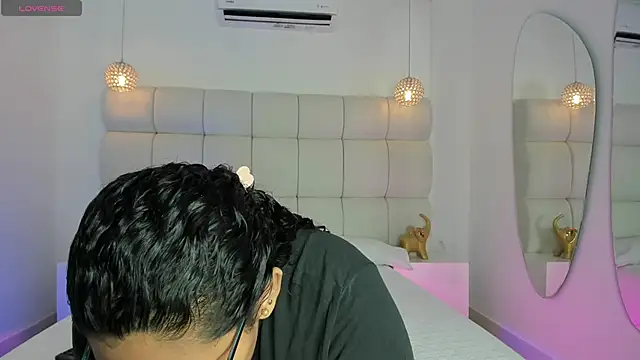 DanielleEvans  online show from 22, 11, 2025