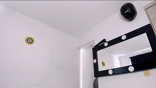 Snapshot of Samuel_Suarez chatting on 4, 4, 2026 Samuel Suarez online show from 4, 4, 2026