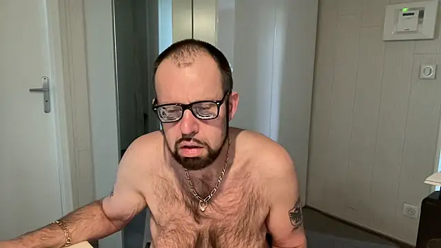 FABIOGLASSES online show from 19, 4, 2026