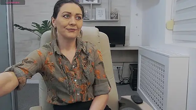 Snapshot of EllaMilf_ chatting on 23, 1, 2025 EllaMilf online show from 23, 1, 2025