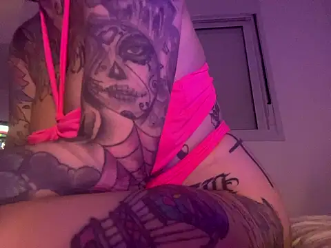 Snapshot of SabrinaRussel chatting on 20, 1, 2025 SabrinaRussel online show from 20, 1, 2025