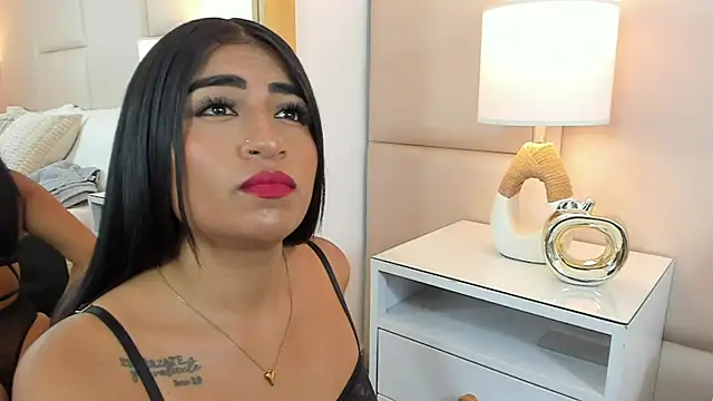 Snapshot of AntoniaRoss_ chatting on 4, 11, 2025 AntoniaRoss online show from 4, 11, 2025