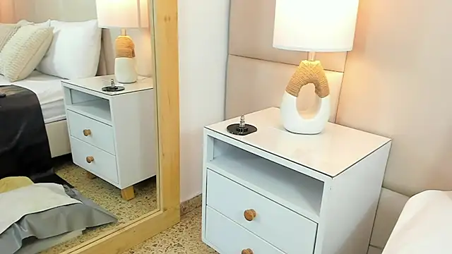 Snapshot of AntoniaRoss_ chatting on 2, 12, 2025 AntoniaRoss online show from 2, 12, 2025