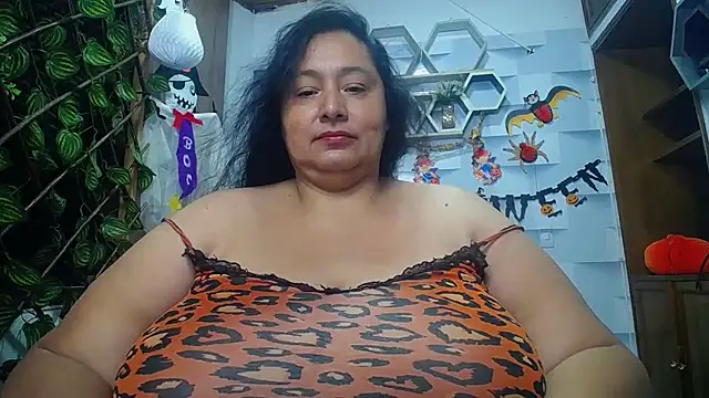 Snapshot of TistMature chatting on 4, 11, 2025 TistMature online show from 4, 11, 2025