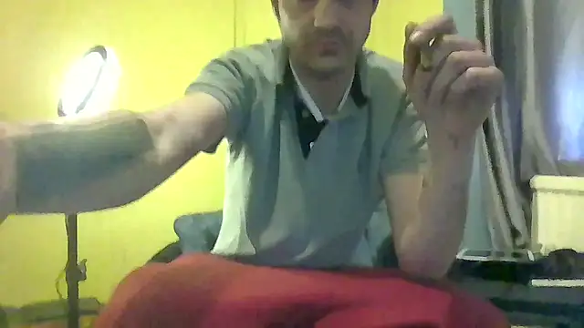 Snapshot of ThatGuyNextDoor1992 chatting on 22, 2, 2025 ThatGuyNextDoor1992 online show from 22, 2, 2025