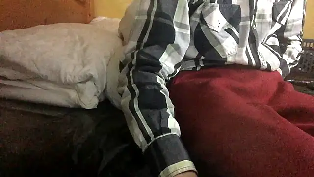 Snapshot of ThatGuyNextDoor1992 chatting on 25, 2, 2025 ThatGuyNextDoor1992 online show from 25, 2, 2025