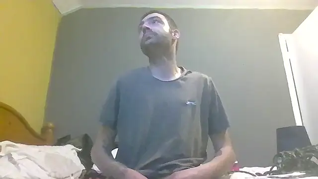 Snapshot of ThatGuyNextDoor1992 chatting on 16, 3, 2025 ThatGuyNextDoor1992 online show from 16, 3, 2025