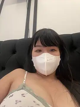 Snapshot of Onee-Chew chatting on 19, 12, 2025 Onee-Chew online show from 19, 12, 2025