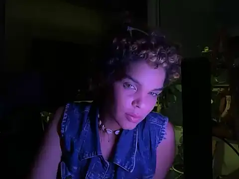 Snapshot of Ambar___ chatting on 21, 10, 2025 Ambar online show from 21, 10, 2025