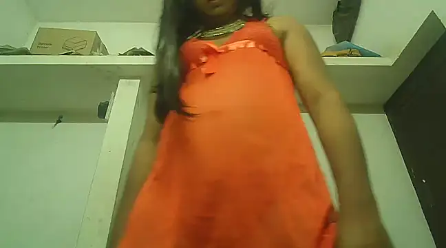 Snapshot of Akhilamolu_the_transsissy chatting on 19, 12, 2024 Akhilamolu the transsissy online show from 19, 12, 2024