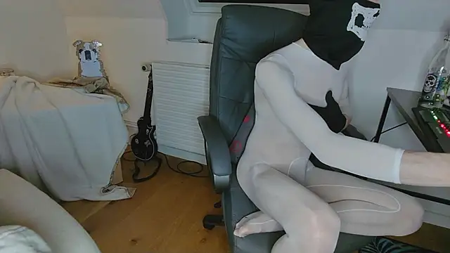 Snapshot of Nyl0nnickb0y chatting on 2, 3, 2026 Nyl0nnickb0y online show from 2, 3, 2026