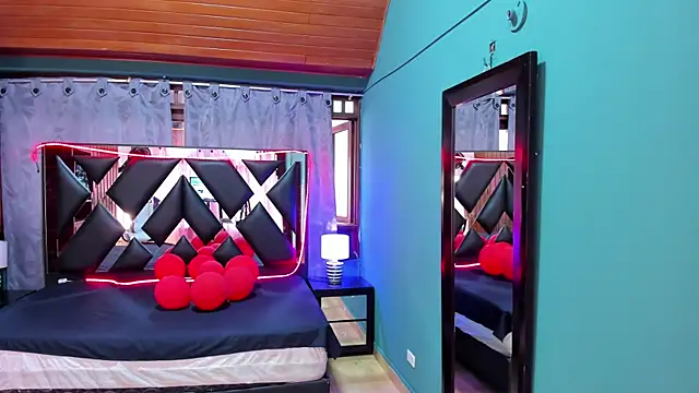 Linda4Petite online show from 15, 2, 2025