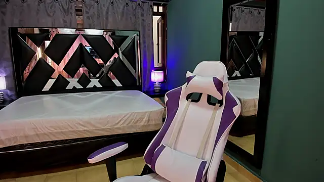 Linda4Petite online show from 2, 3, 2025