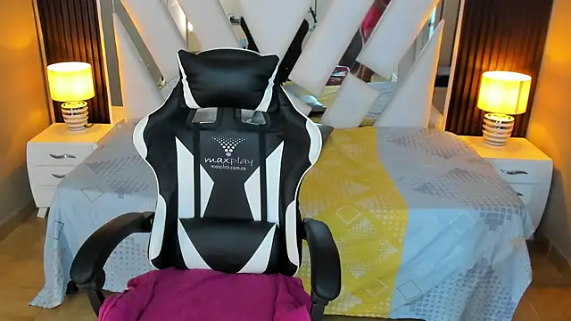 Linda4Petite online show from 16, 9, 2025