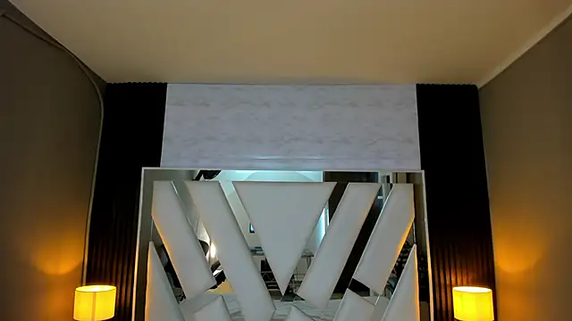 Linda4Petite online show from 3, 2, 2026