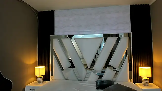 Linda4Petite online show from 4, 2, 2026