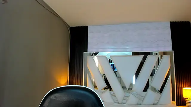 Snapshot of Linda4Petite chatting on 10, 3, 2026 Linda4Petite online show from 10, 3, 2026