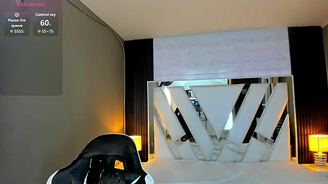 Snapshot of Linda4Petite chatting on 13, 3, 2026 Linda4Petite online show from 13, 3, 2026