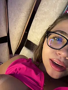 Snapshot of NatashaCruz- chatting on 11, 4, 2026 NatashaCruz- online show from 11, 4, 2026