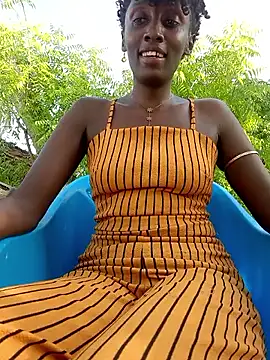 Snapshot of lynnkatrina chatting on 10, 4, 2026 lynnkatrina online show from 10, 4, 2026