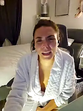 Ellie-L-Elizabeth online show from 8, 2, 2025