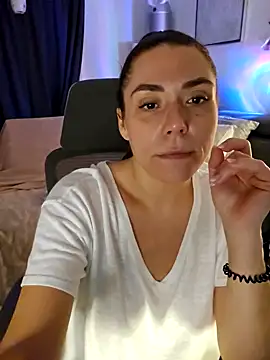 Ellie-L-Elizabeth online show from 11, 2, 2025