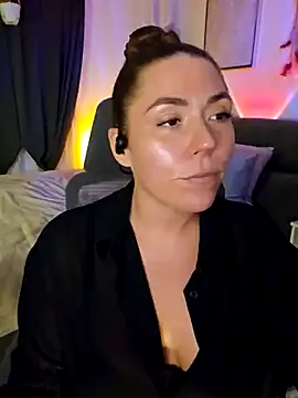 Ellie-L-Elizabeth online show from 12, 3, 2025