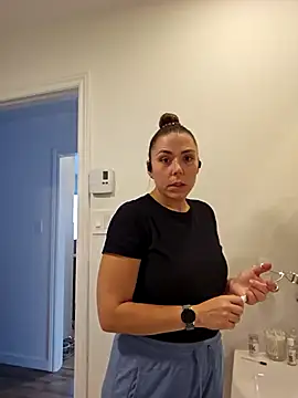 Ellie-L-Elizabeth online show from 23, 9, 2025