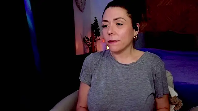 Ellie-L-Elizabeth online show from 19, 5, 2026