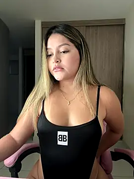 lunablossom  online show from 24, 11, 2025