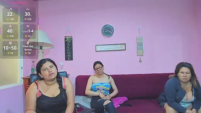 lesbiancuple online show from 6, 10, 2025