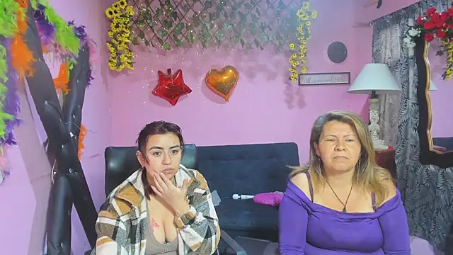 lesbiancuple online show from 3, 3, 2026