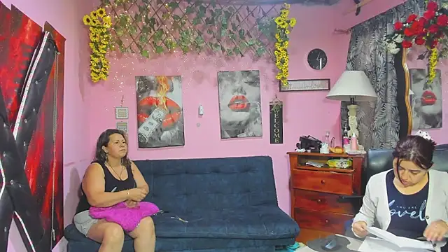 lesbiancuple online show from 14, 4, 2026