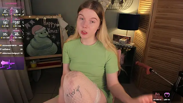 Snapshot of ohmyJuliet chatting on 4, 12, 2024 ohmyJuliet online show from 4, 12, 2024