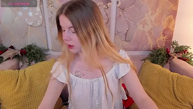 Snapshot of ohmyJuliet chatting on 21, 12, 2024 ohmyJuliet online show from 21, 12, 2024