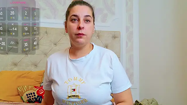 Snapshot of KarinaNoir chatting on 14, 10, 2025 KarinaNoir online show from 14, 10, 2025