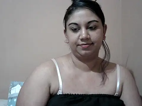Snapshot of bellachow10 chatting on 25, 7, 2026 bellachow10 online show from 25, 7, 2026