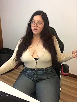 Snapshot of kayortiiz chatting on 1, 5, 2026 kayortiiz online show from 1, 5, 2026