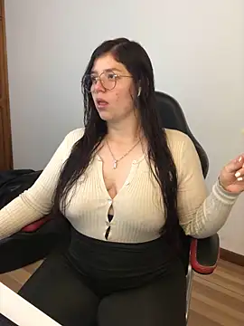 Snapshot of kayortiiz chatting on 12, 5, 2026 kayortiiz online show from 12, 5, 2026