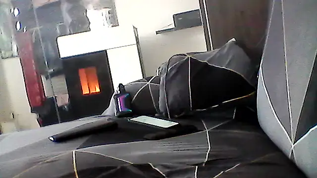 Snapshot of mickzizi chatting on 25, 3, 2026 mickzizi online show from 25, 3, 2026