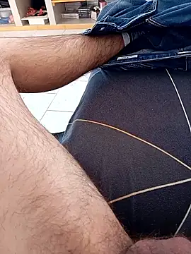 Snapshot of mickzizi chatting on 8, 4, 2026 mickzizi online show from 8, 4, 2026