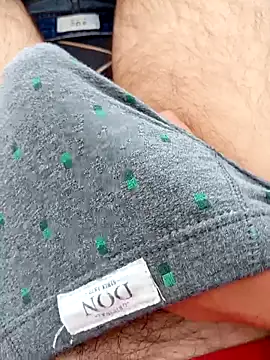 Snapshot of mickzizi chatting on 23, 4, 2026 mickzizi online show from 23, 4, 2026