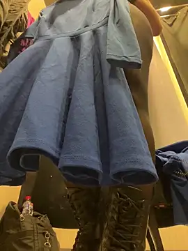 CrazzyChicks online show from 5, 3, 2025