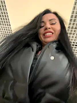 CrazzyChicks online show from 17, 10, 2025